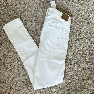 NWT American Eagle white high rise jegging